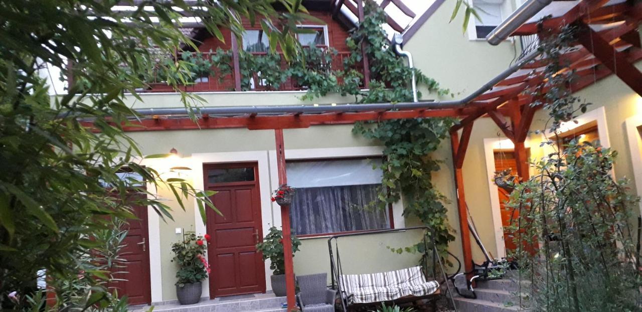 Diána Apartmanház Keszthely Exterior foto