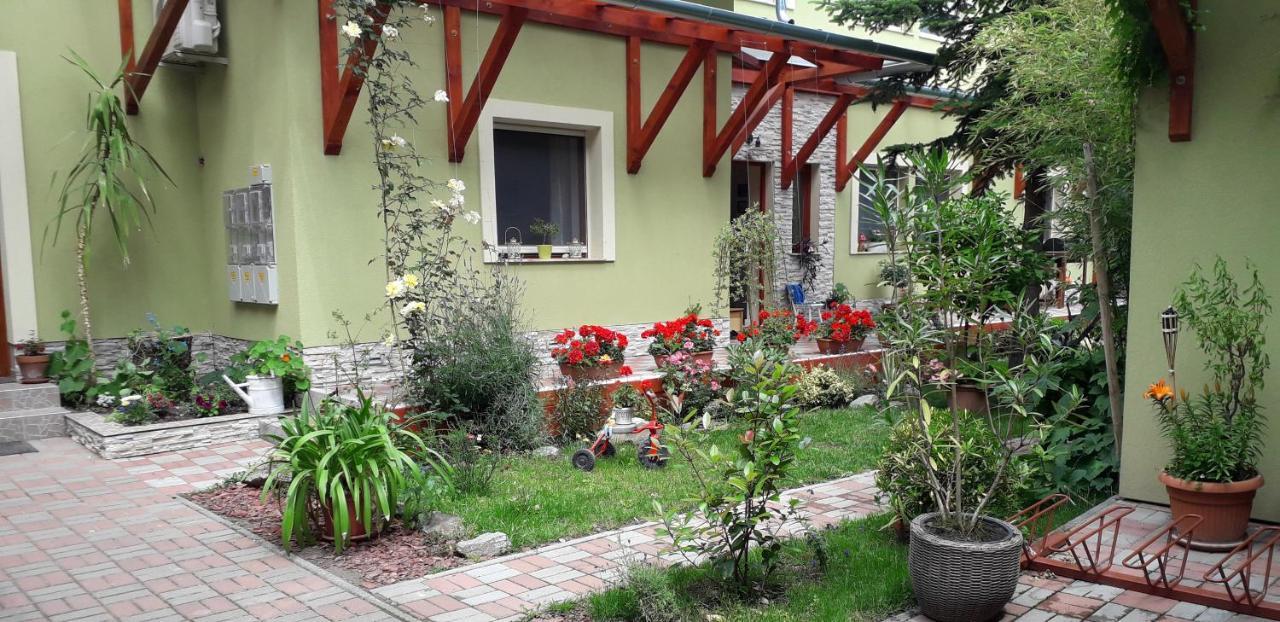 Diána Apartmanház Keszthely Exterior foto