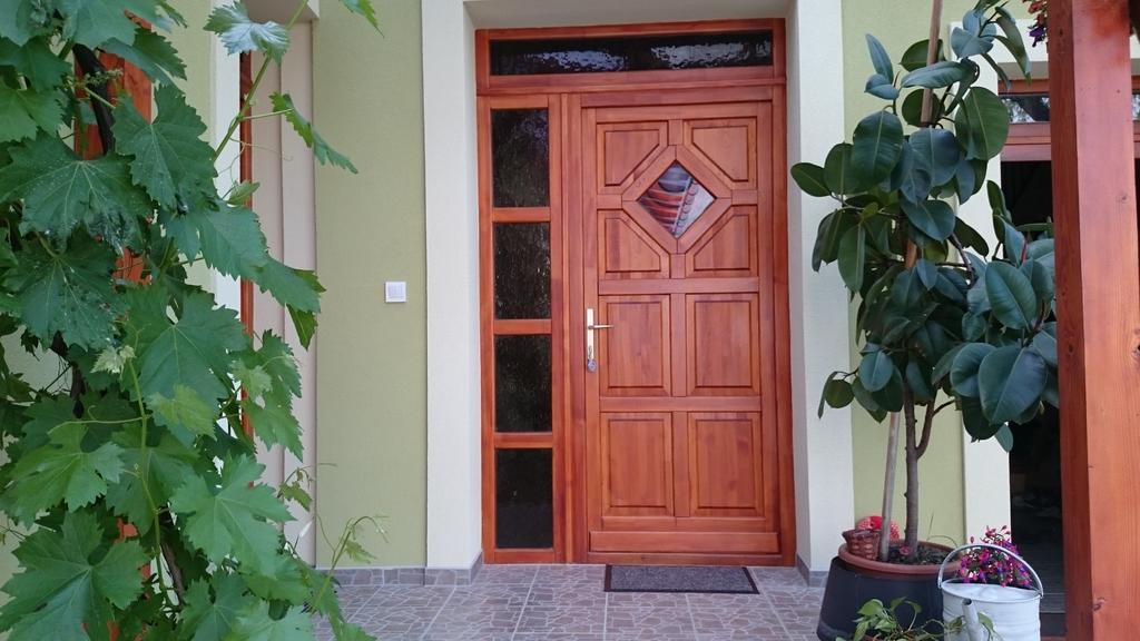Diána Apartmanház Keszthely Exterior foto